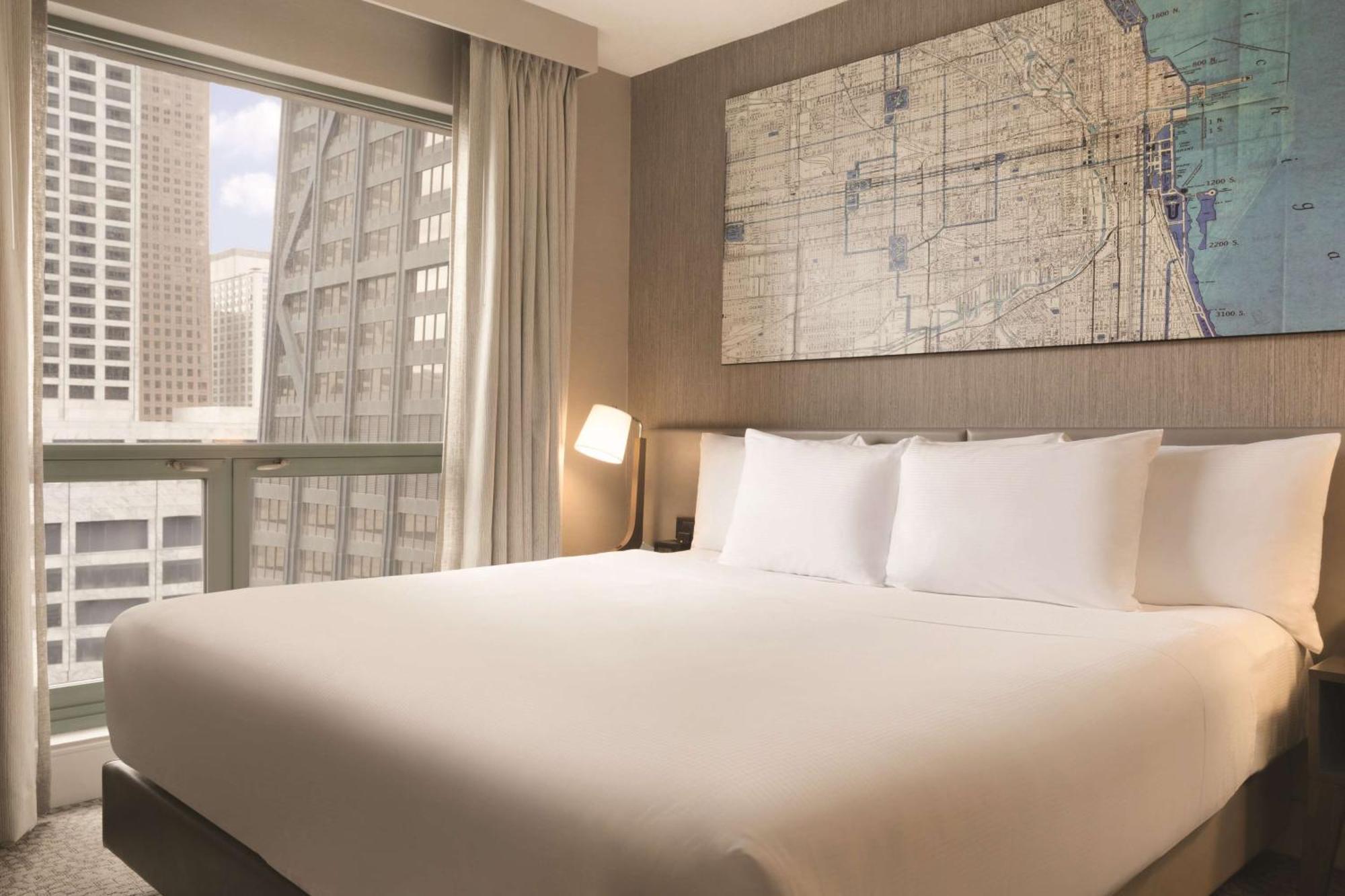 Hotel Hilton Magnificent Mile 3*