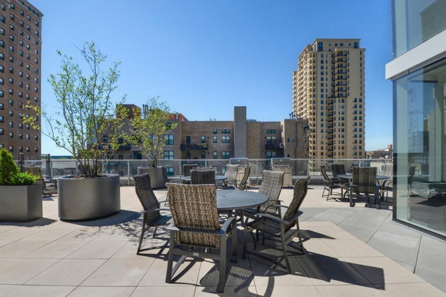 S Loop 1br W Lounge Pool Gym Nr Grant Park Chi-494 *