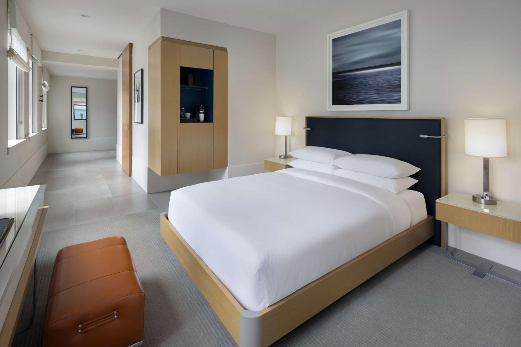 Hyatt Centric The Loop 4*