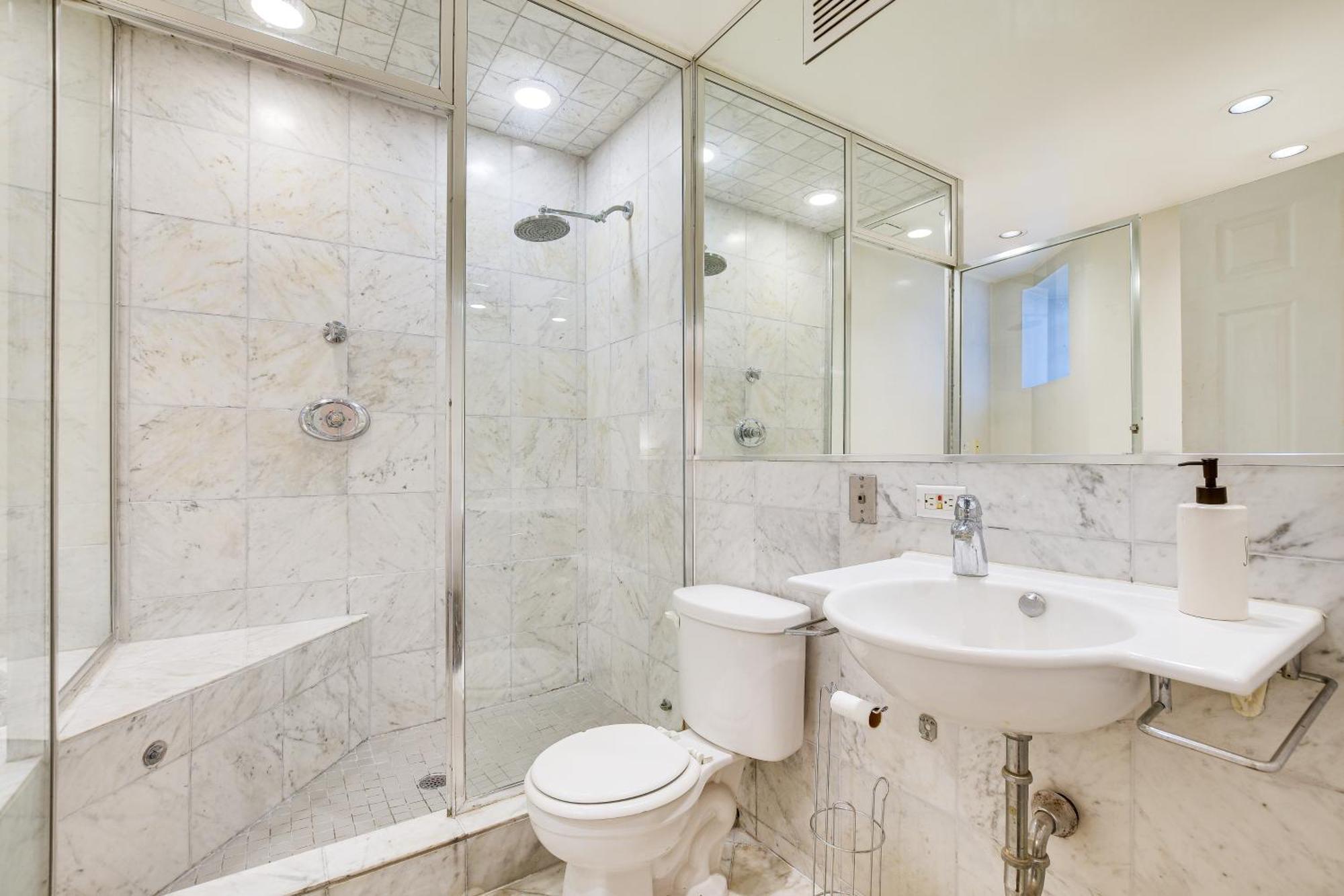 Apartment Lincoln Park Walk To Beach, Shops And Dining! Chicago