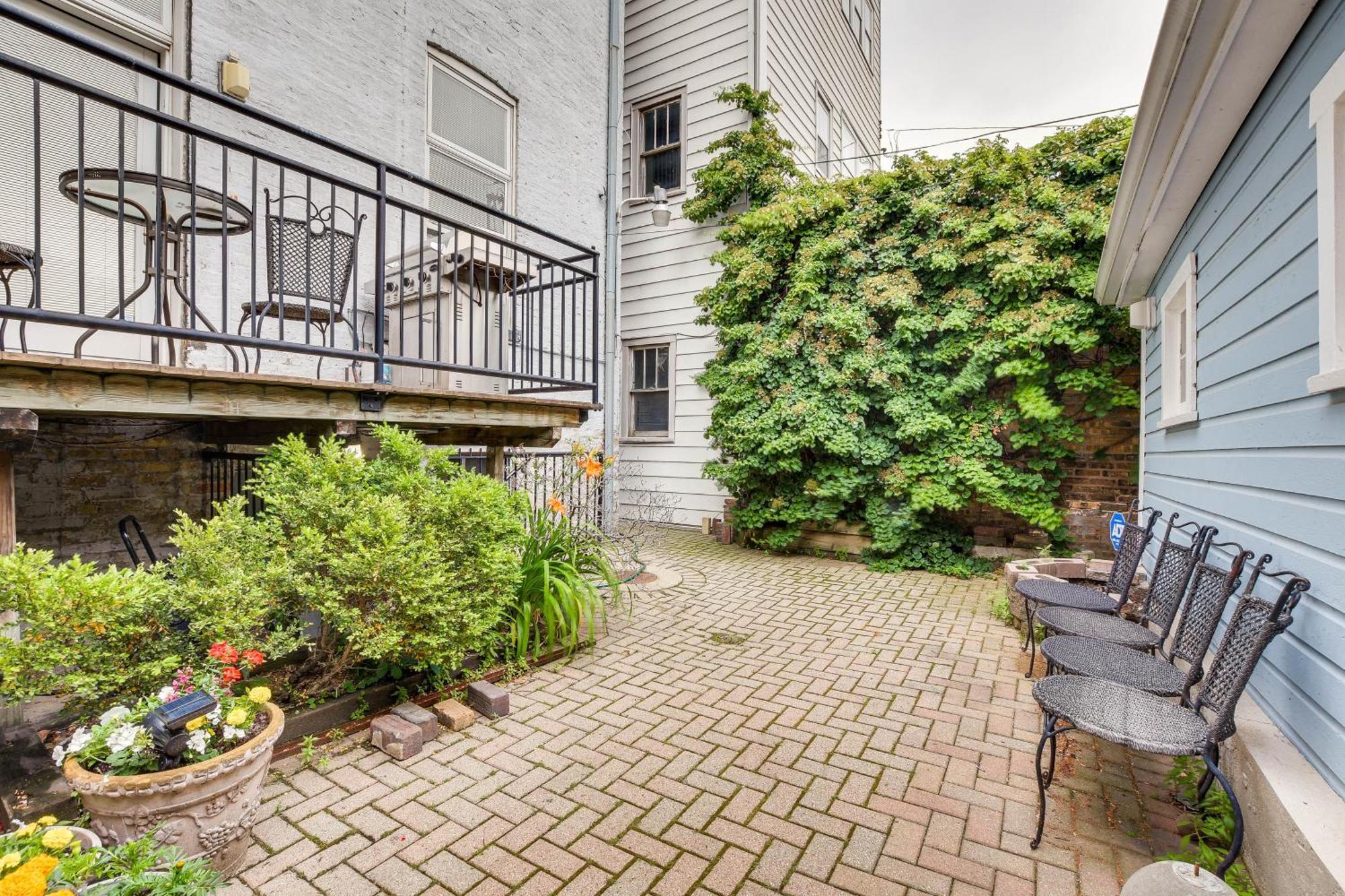 Lincoln Park Walk To Beach, Shops And Dining! Apartment *