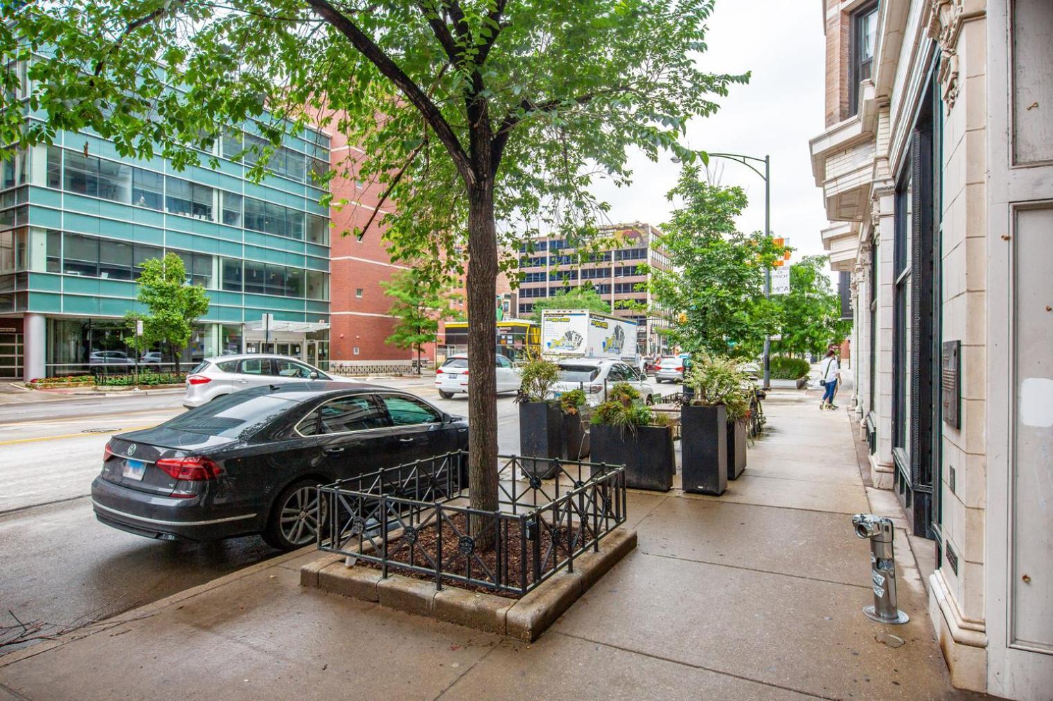 Apartment River N 1br W Gym Pool Nr L Stop Chi-363 *