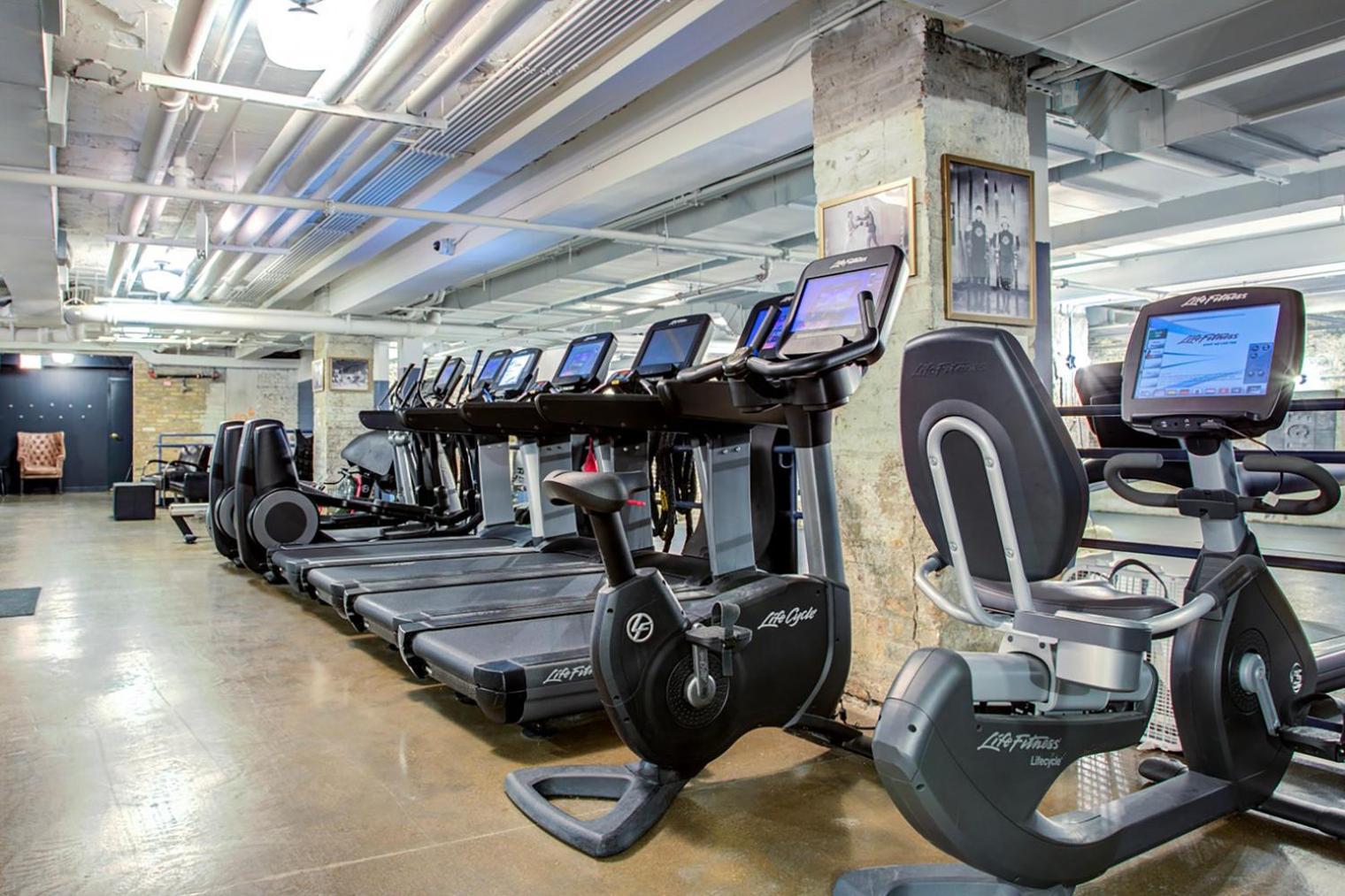 Apartment River N 1br W Gym Pool Nr L Stop Chi-363 *
