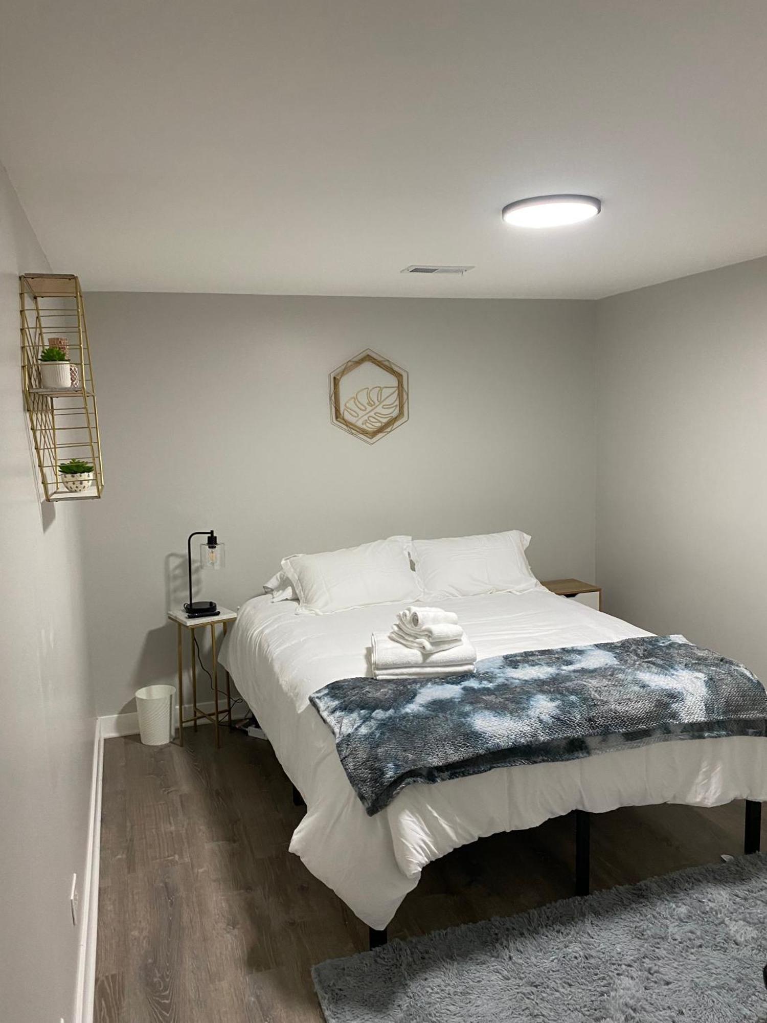 Stylish Urban Retreat 3 Bedroom Newly Remodeled * Chicago