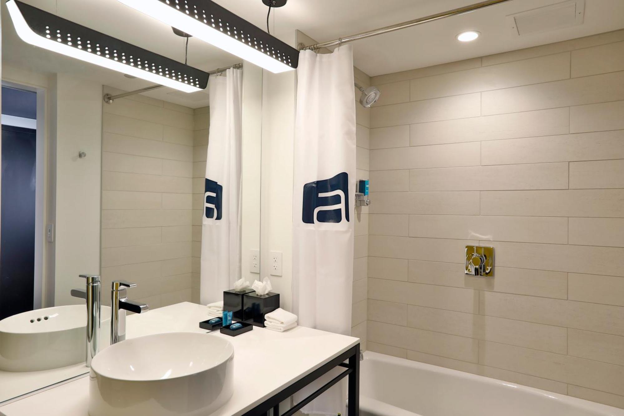 Aloft Mag Mile Hotel