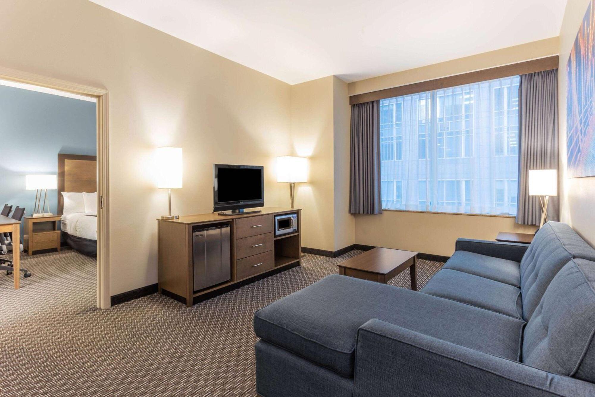 La Quinta By Wyndham Downtown Hotel