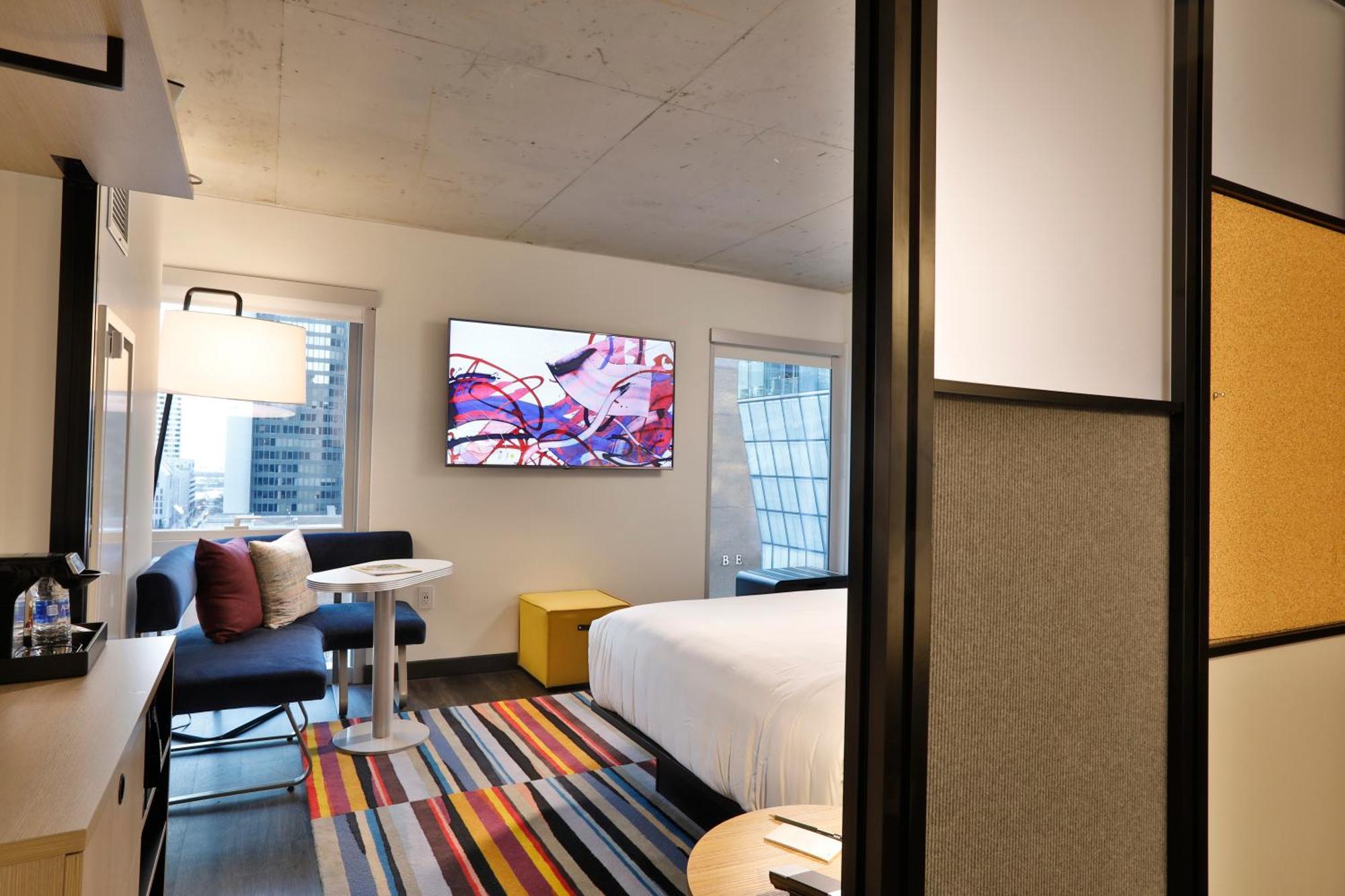 Aloft Mag Mile Chicago