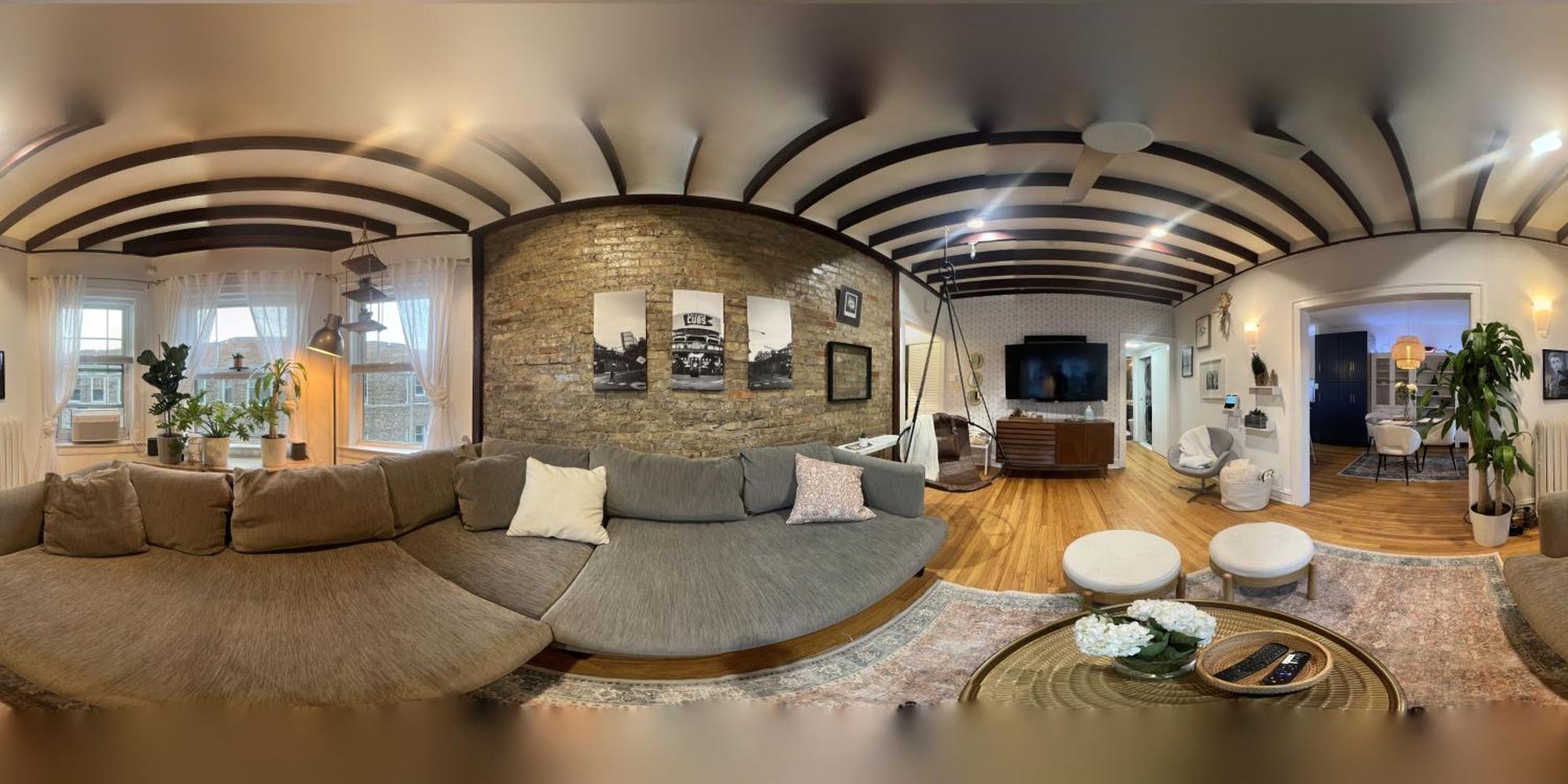 Lakeside Loft - Historic Chicago