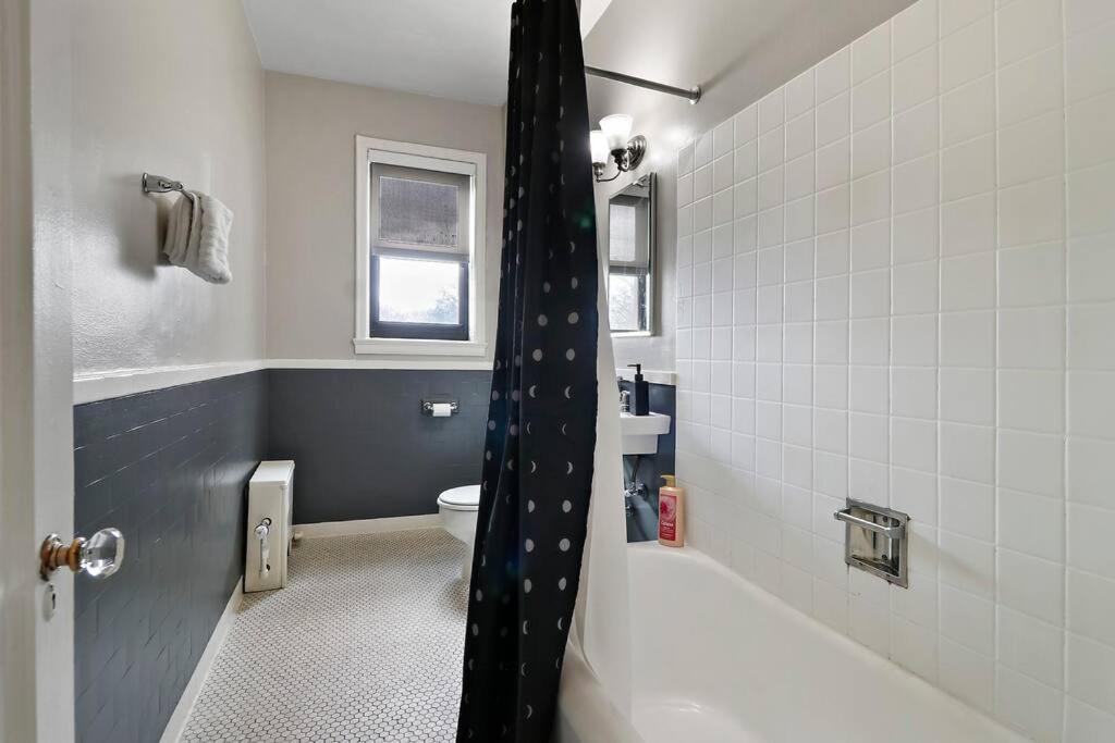 1br Calm, Cozy & Furnished Apt In Hyde Park - Windermere 402 *