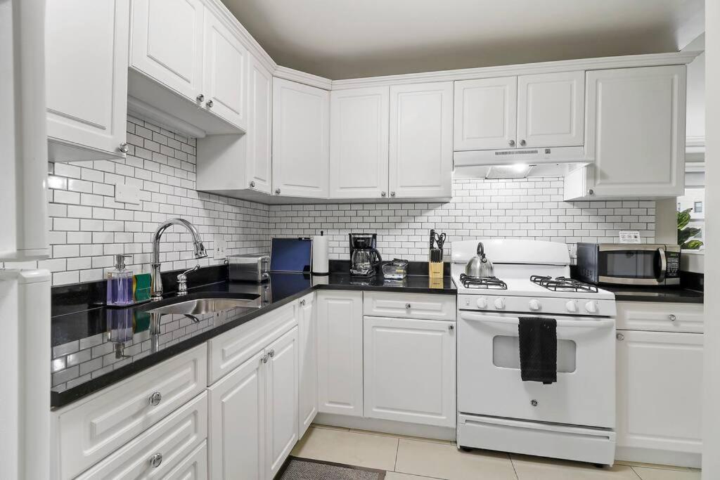 1br Calm, Cozy & Furnished Apt In Hyde Park - Windermere 402 Apartment Chicago