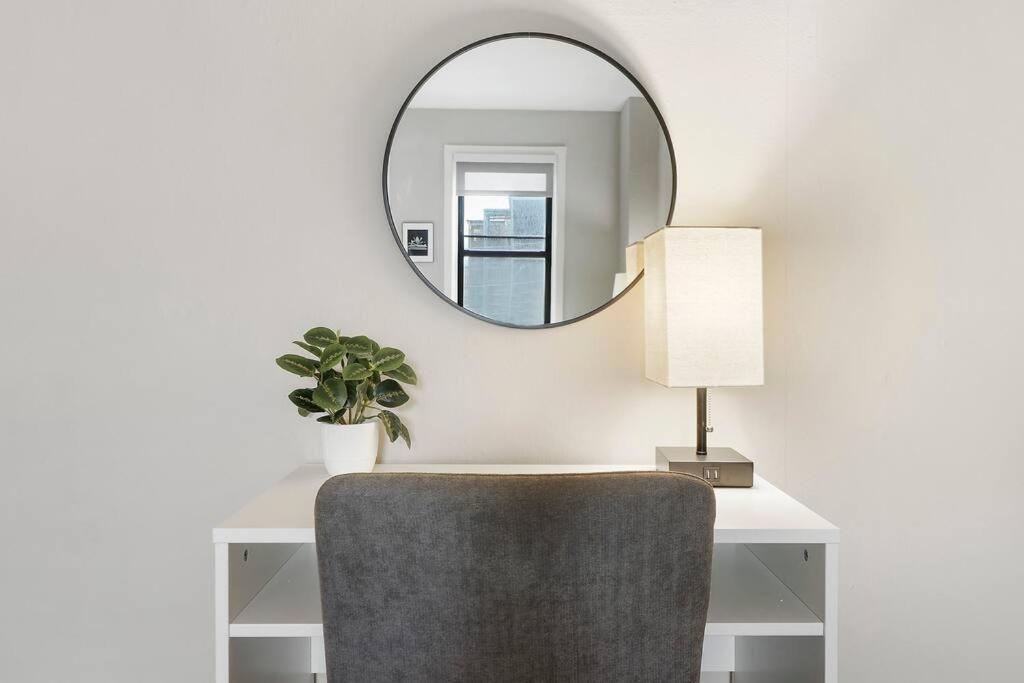 2br Sunny In Hyde Park - Windermere 211 Apartment Chicago
