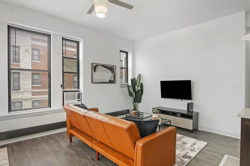 Apartment 2br Comfy And Roomy Apt In - Del Prado 1013