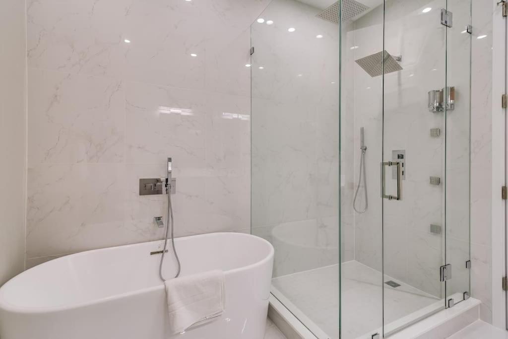2 Newly Built Luxury With Private Roofdeck Apartment