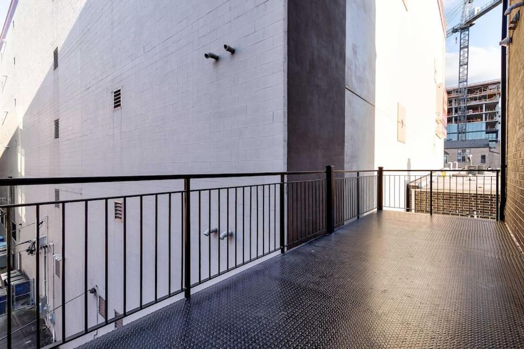 2 Newly Built Luxury With Private Roofdeck