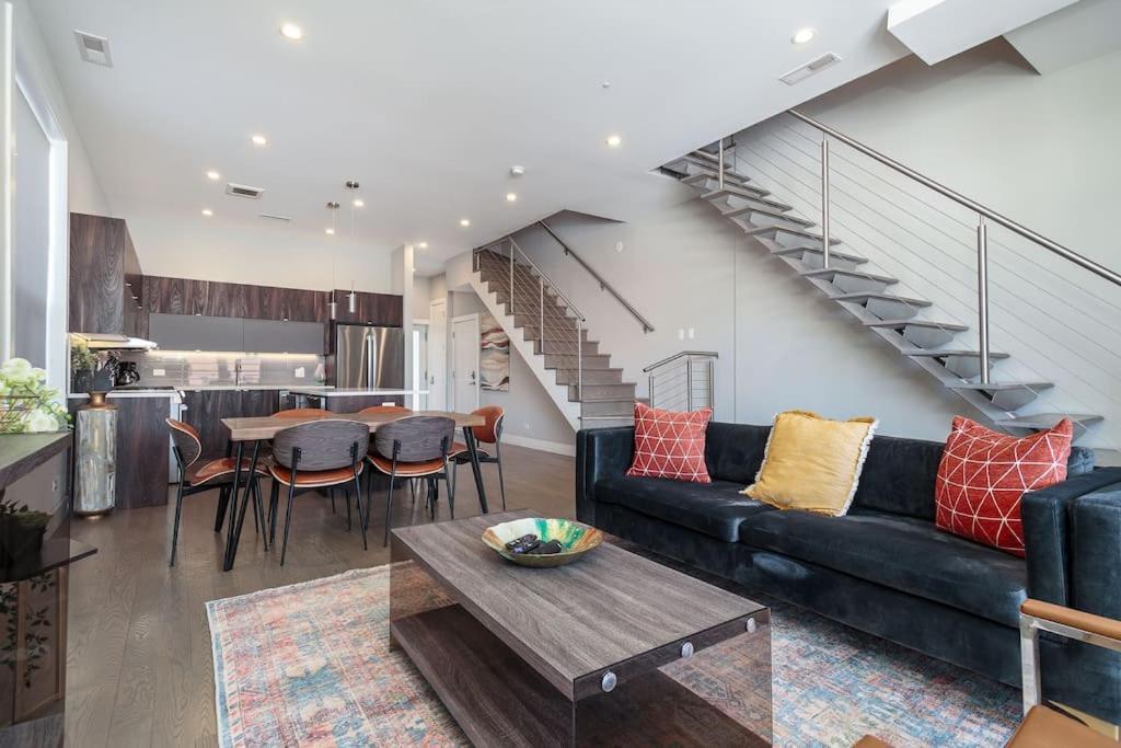 Apartment 2 Newly Built Luxury With Private Roofdeck *
