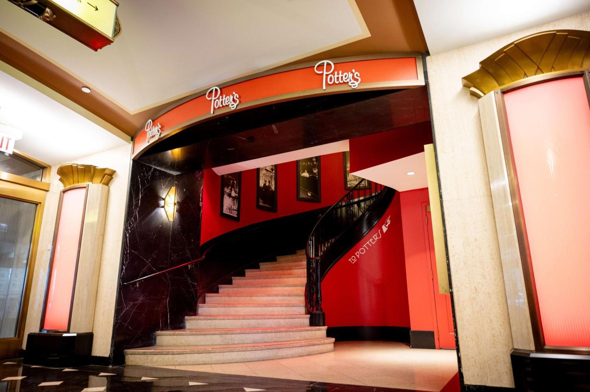 The Palmer House Hilton Hotel 4*