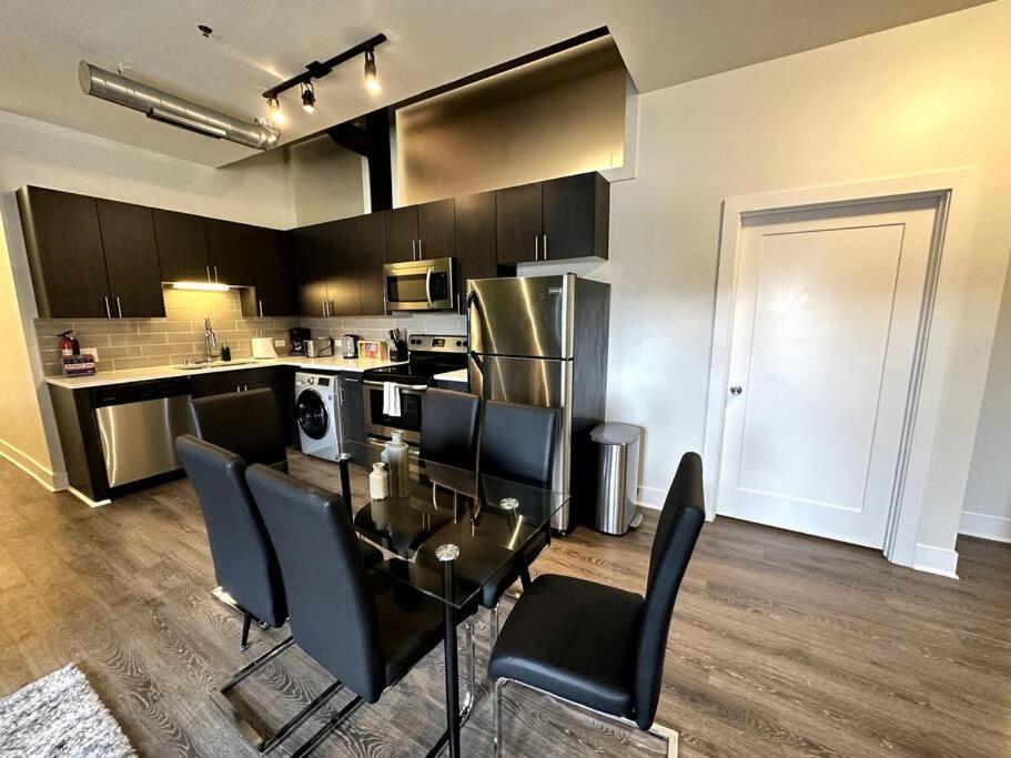 Mccormick 3br/2ba Family Oasis For Up To 8 Guests With Optional Parking And Gym Access Apartment