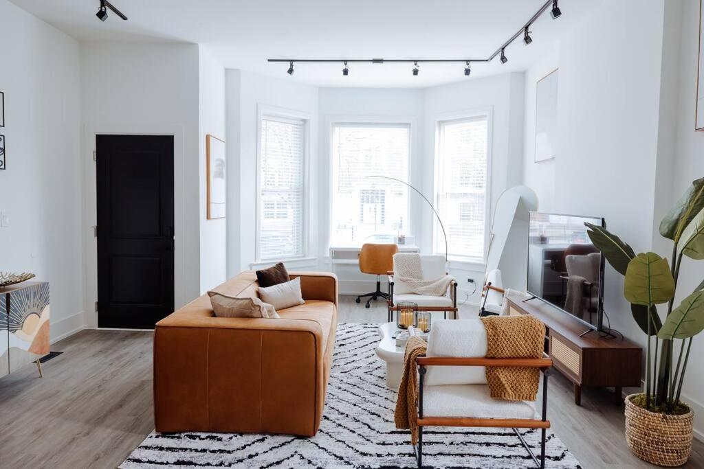 The Brown House - A Luxurious Uchicago Campus Chicago
