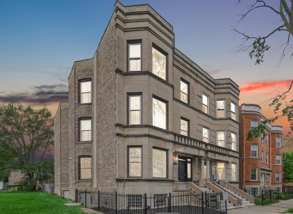 Apartment The Brown House - A Luxurious Uchicago Campus *