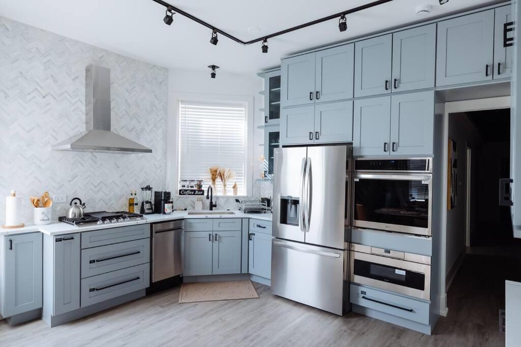 The Brown House - A Luxurious Uchicago Campus Apartment Chicago