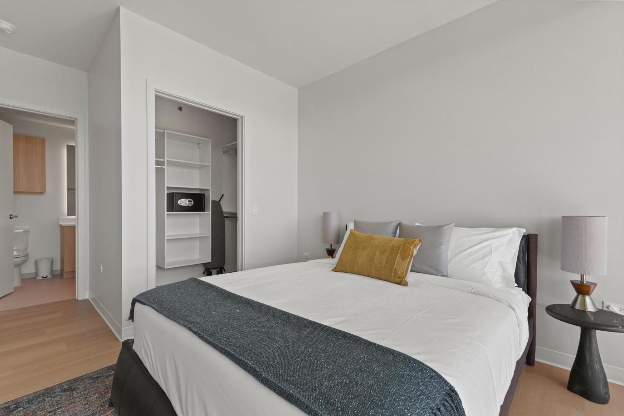 At Licoln Park Coworking, Gym, Spa, Lounge-1475-by Cloud9 Apartment Chicago