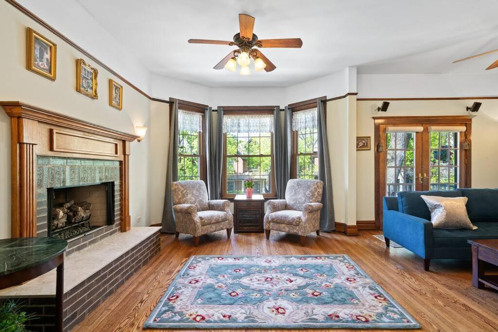 New! Xl North Center - 2 Car Garage And Ev Charger! Patios! * Chicago