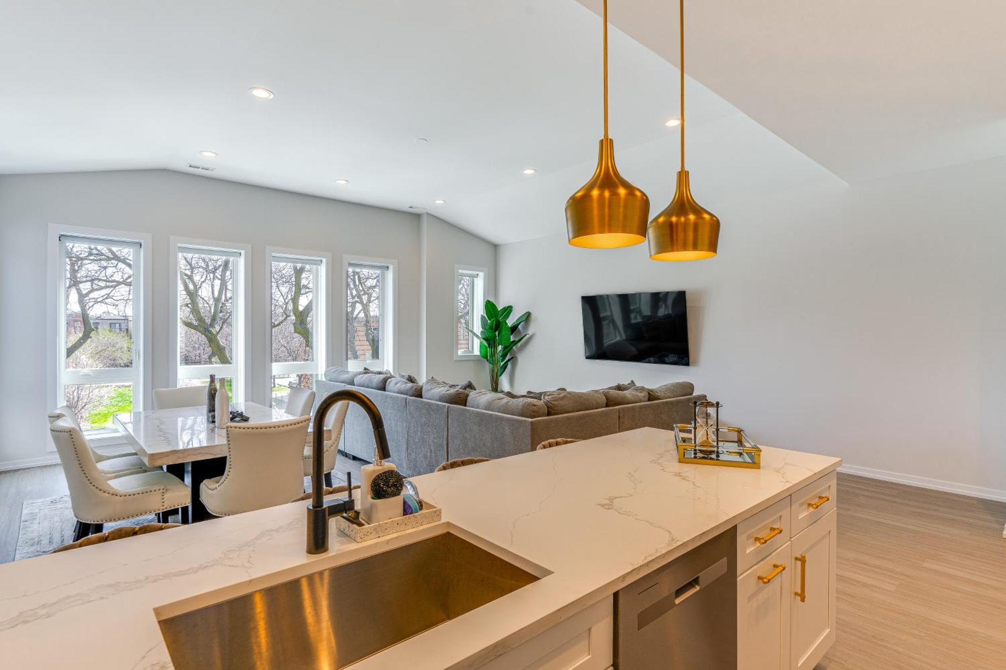 Luxe And Modern - 7 Mi To Downtown!