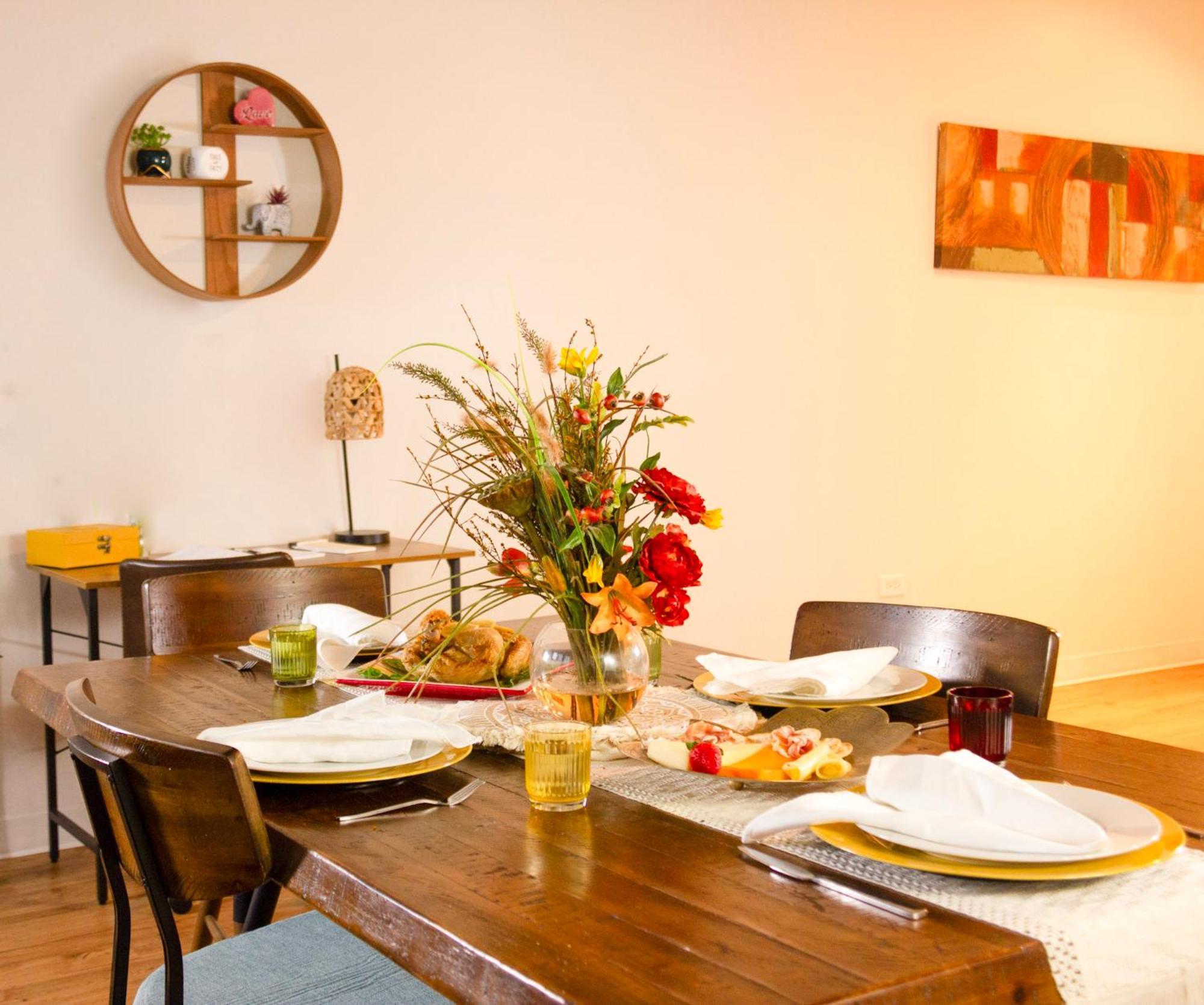 Luxery - Themed Units! Close To Downtown, Mccormick Place & Wintrust Arena Apartment *