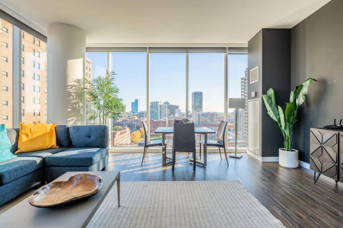 3br Luxury Glass With Views Pool & Gym *