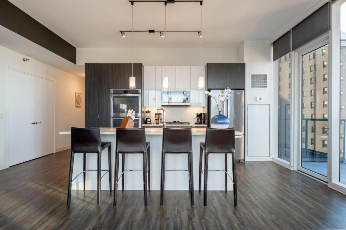 Apartment 3br Luxury Glass With Views Pool & Gym Chicago