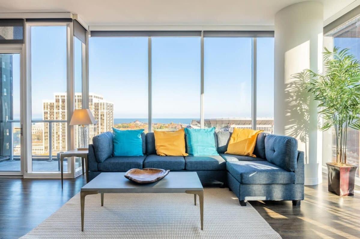 Apartment 3br Luxury Glass With Views Pool & Gym