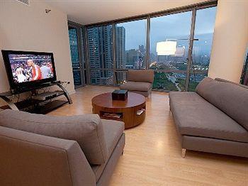 Steps To Everything - Michigan Ave 42/43 Hotel 2*