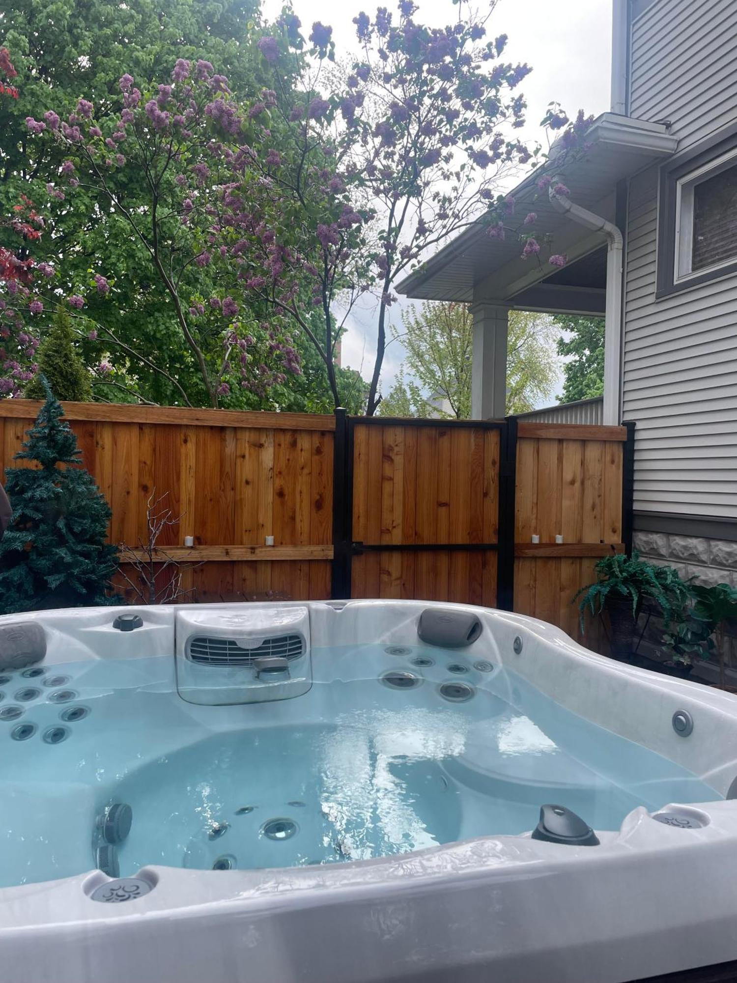 Historic With Outdoor Hot Tub Near Downtown In Public Transportation Hub Chicago