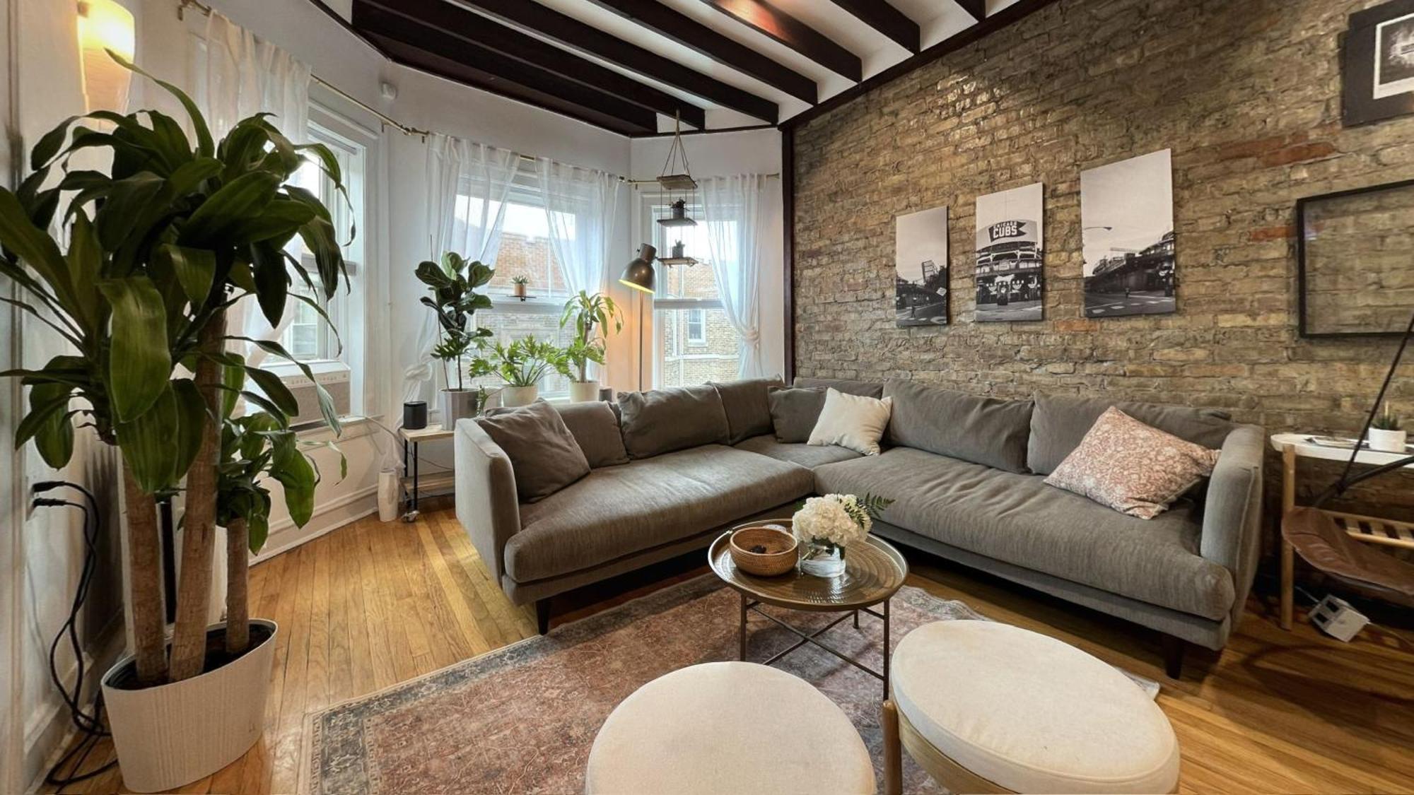 Lakeside Loft - Historic