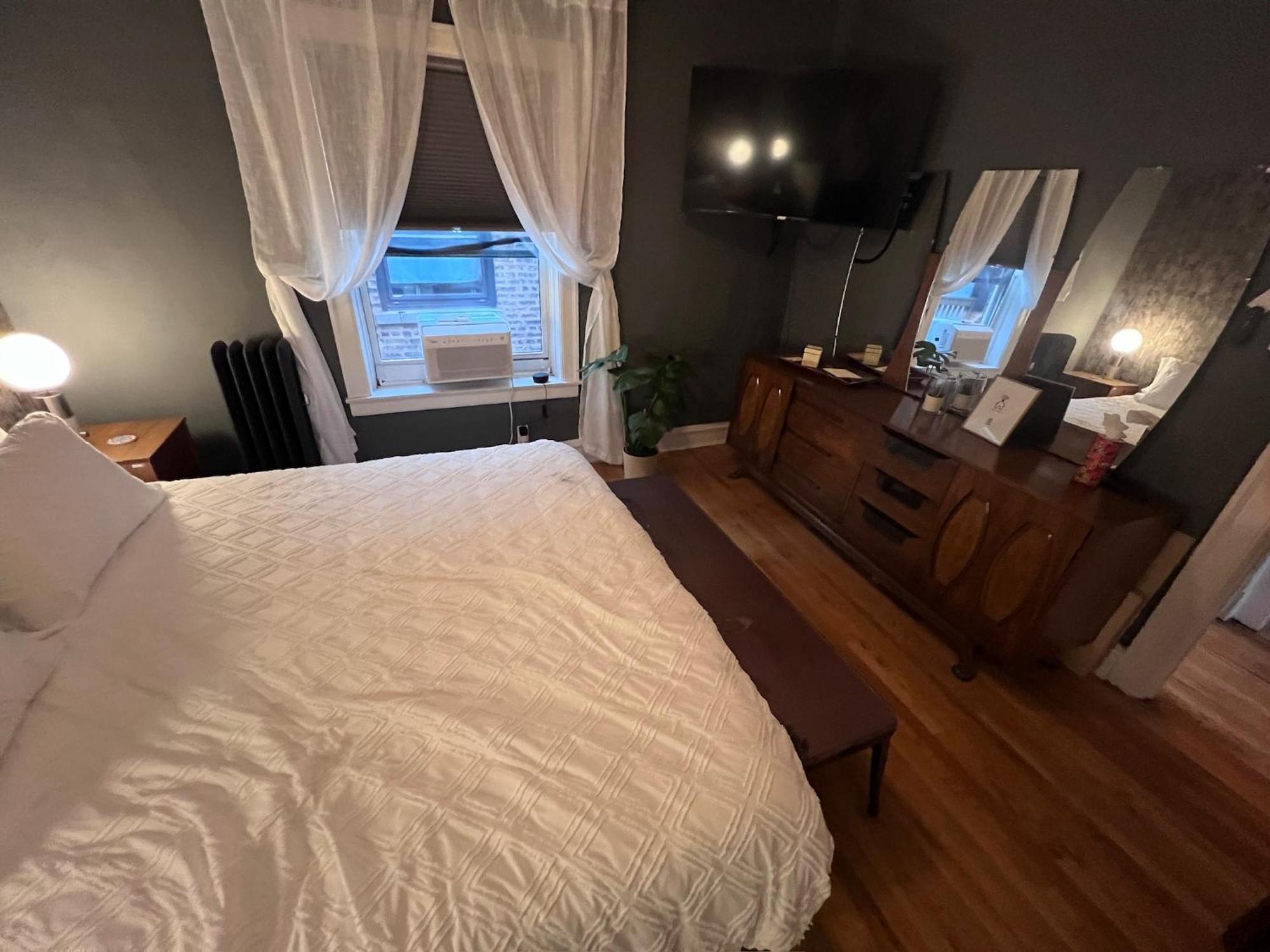 Lakeside Loft - Historic Chicago