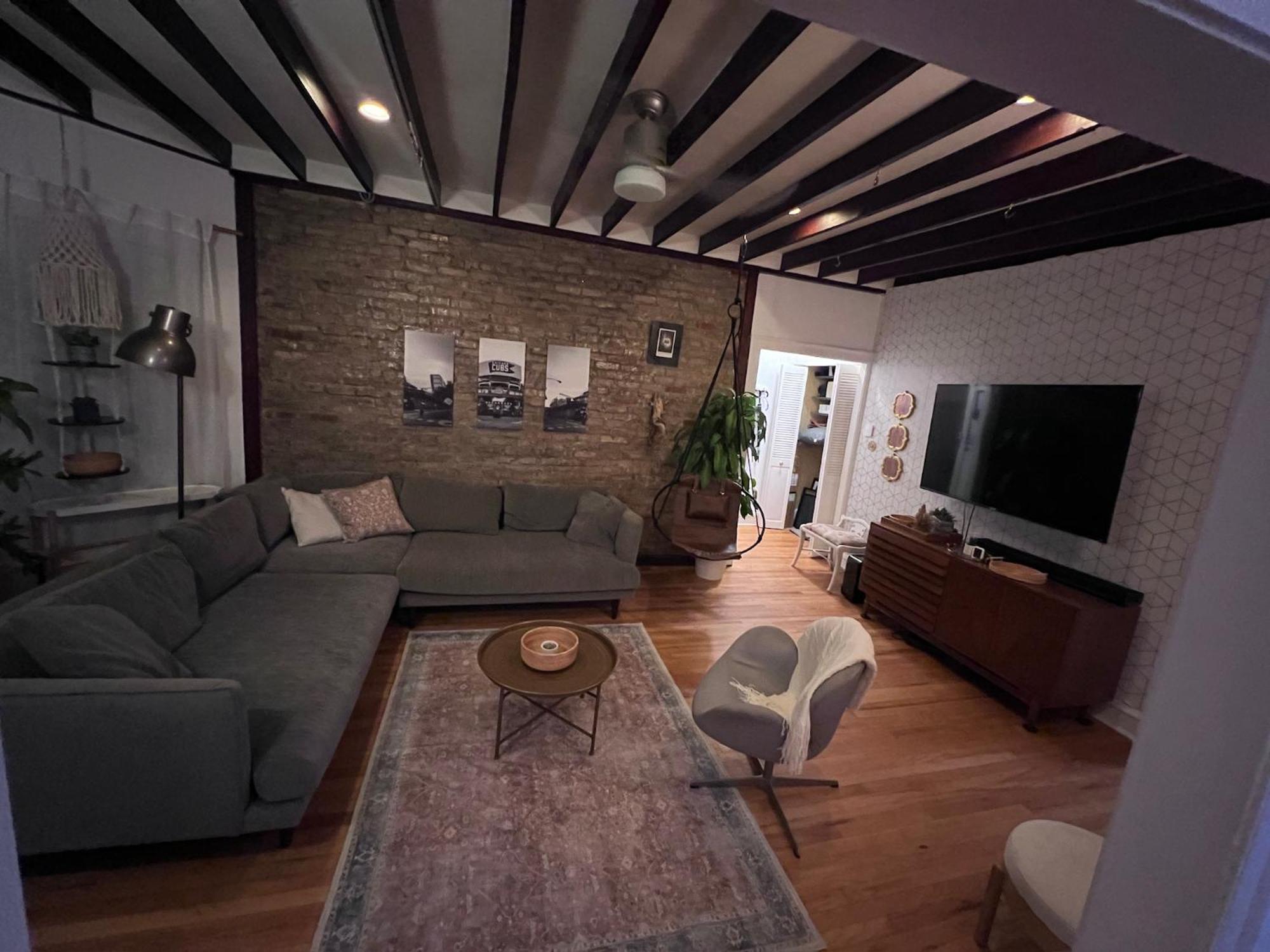 Lakeside Loft - Historic Chicago