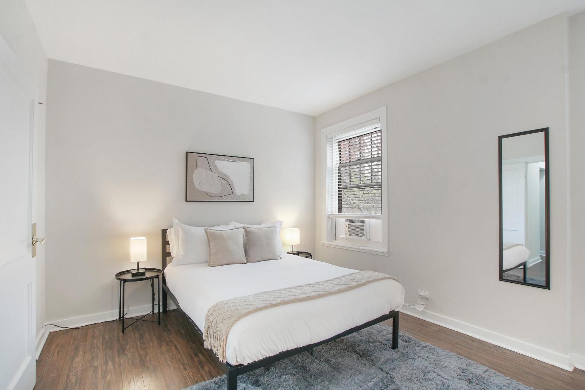 1br Tranquil Hyde Park - Harper 202 & 402 Rep Chicago