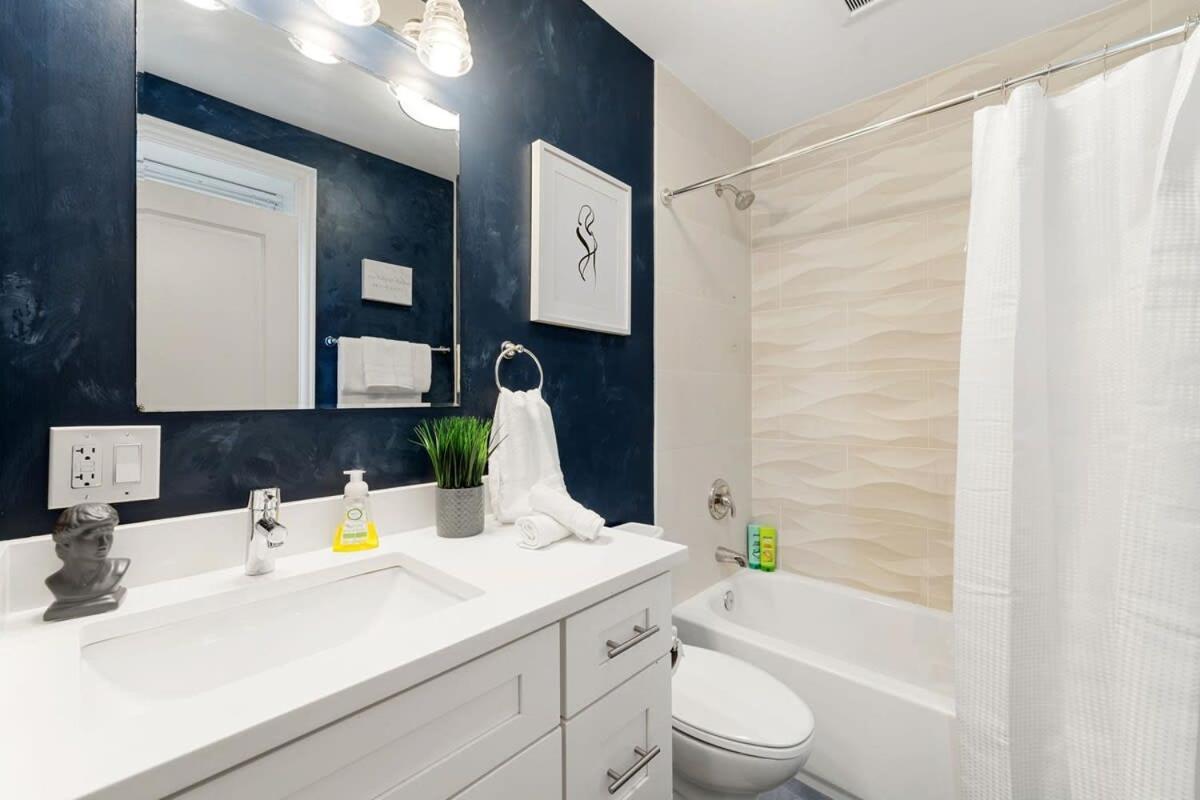 Apartment Stylish 2 Bdr Coach House Steps From The Chicago