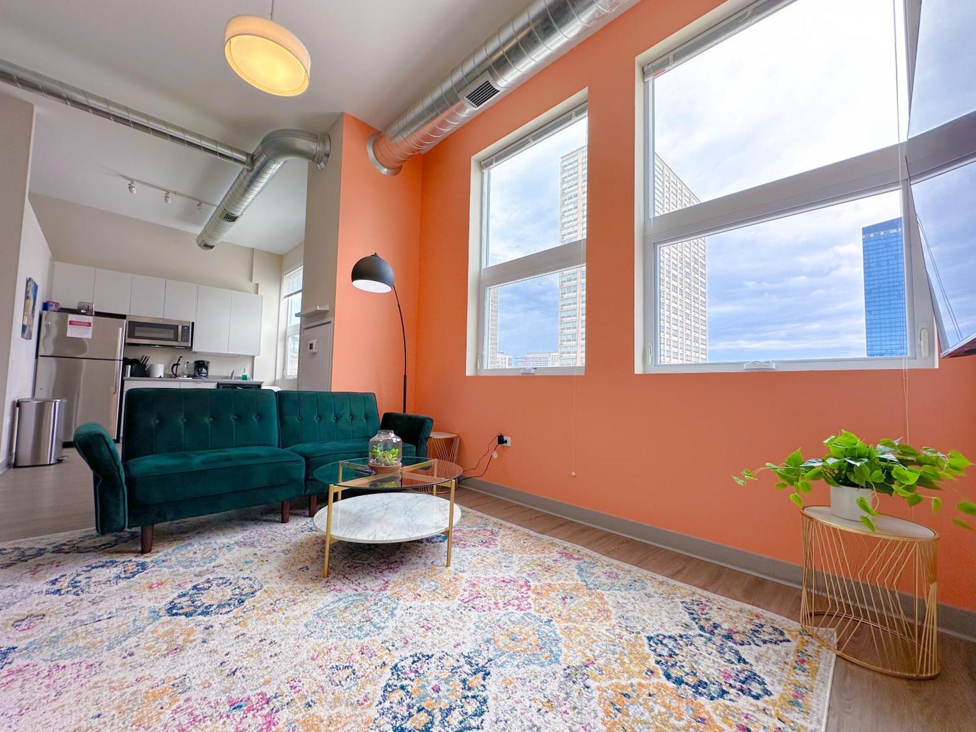 Mccormick Place 2br-2ba With Optional Parking,patio,gym For 6 Guests Apartment *