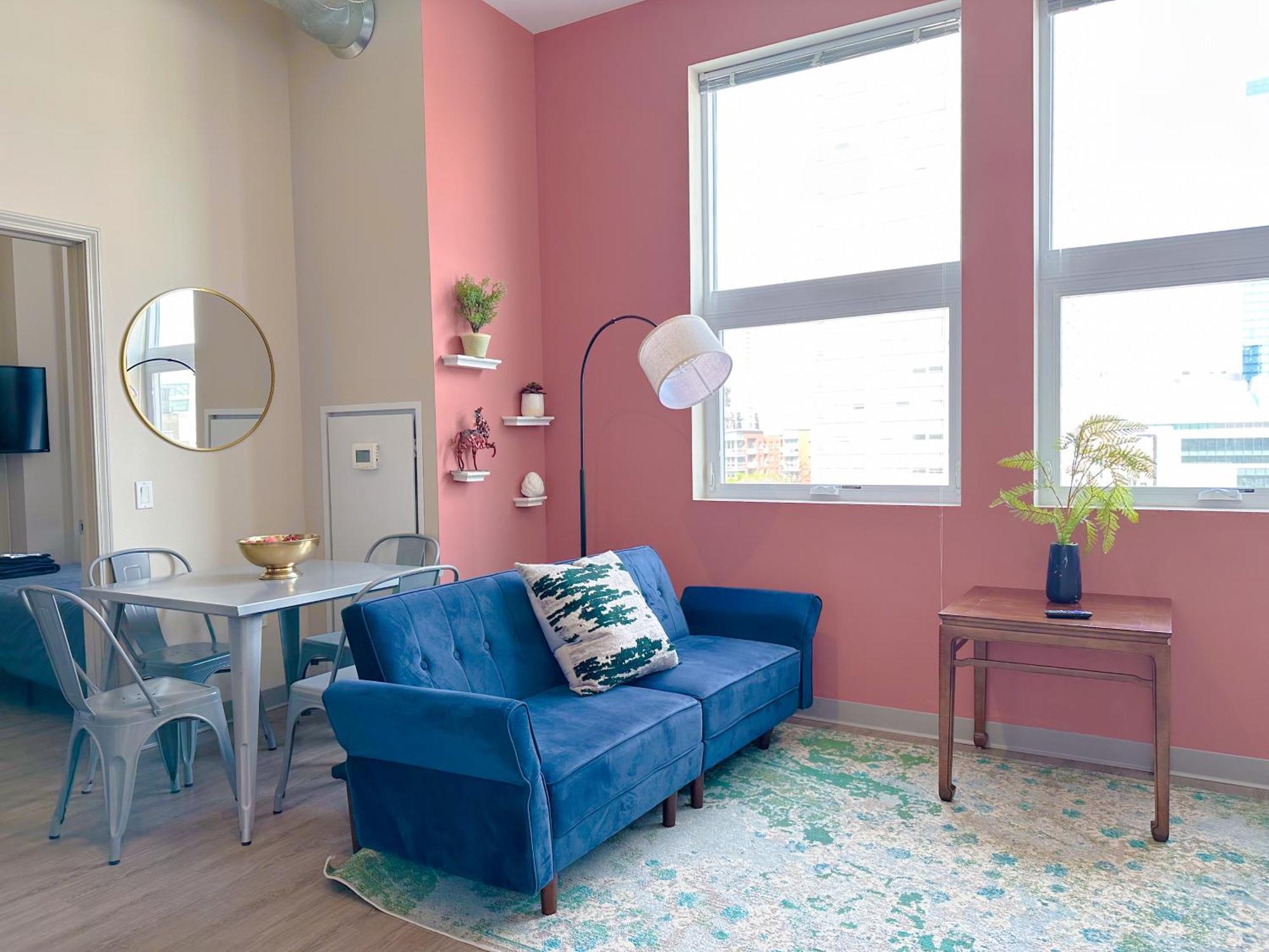 Mccormick 2br/2ba Oasis With Optional Parking, Patio, Gym For Up To 6 Guests Apartment
