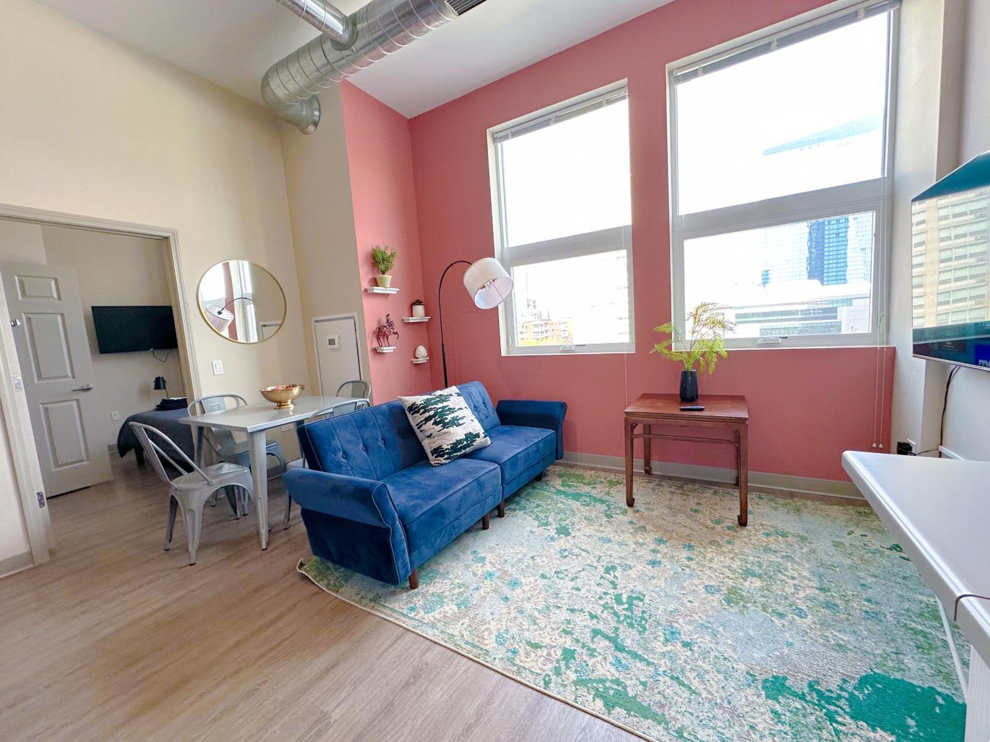Mccormick 2br/2ba Oasis With Optional Parking, Patio, Gym For Up To 6 Guests Apartment