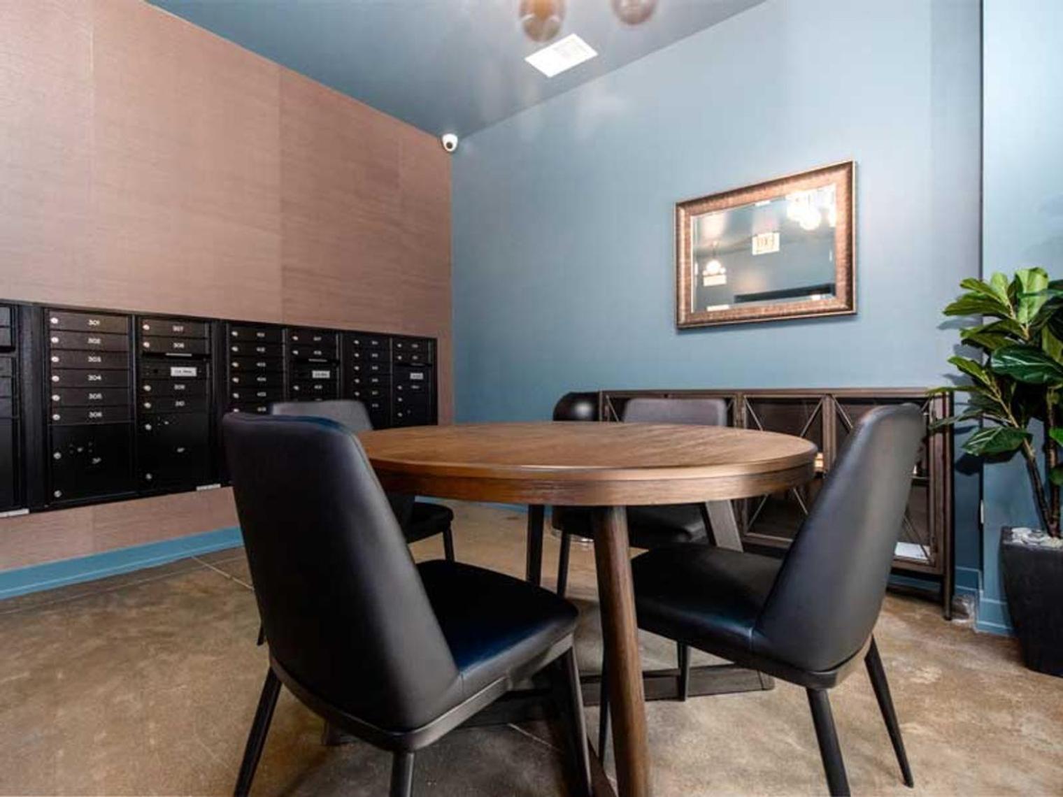 Ravenswood 2br W Rooftop Bbq Next To Brown Line Chi-400 *