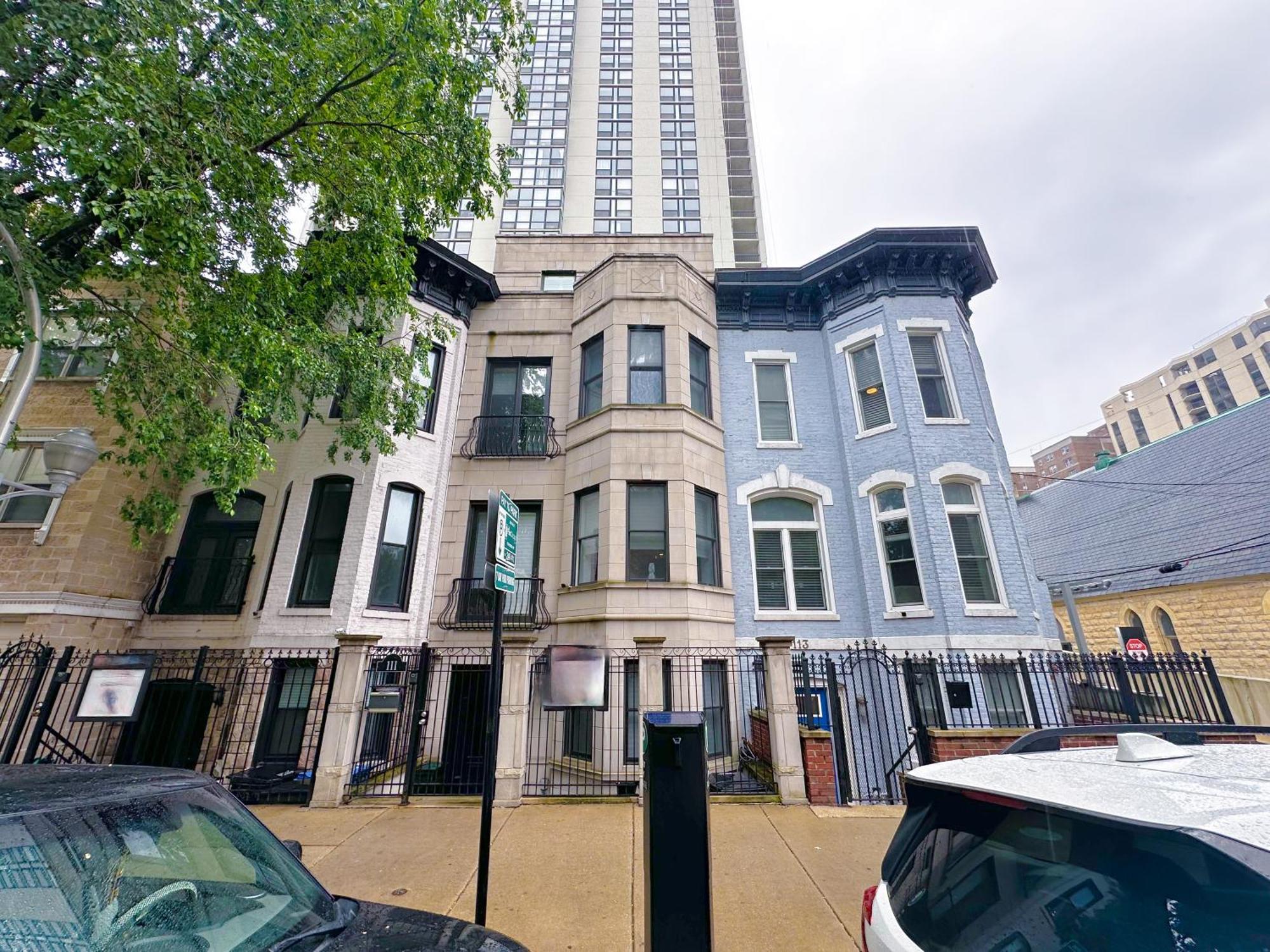 Gold Coast With Free Parking Garage Sleeps 10 Villa Chicago
