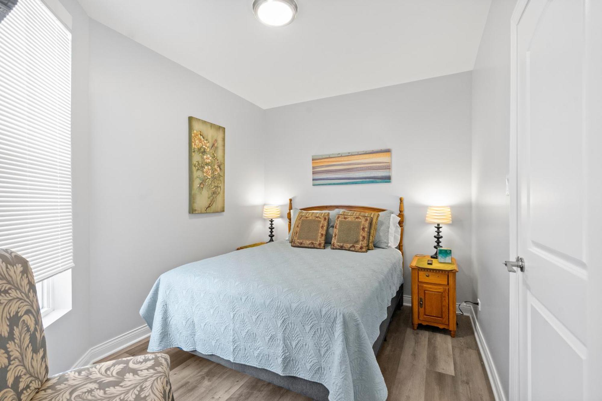 Newly Rehabbed Greystone With 2 Private Apartments, Backyard, Garage, Laundry, Close To Expressway Apartment *