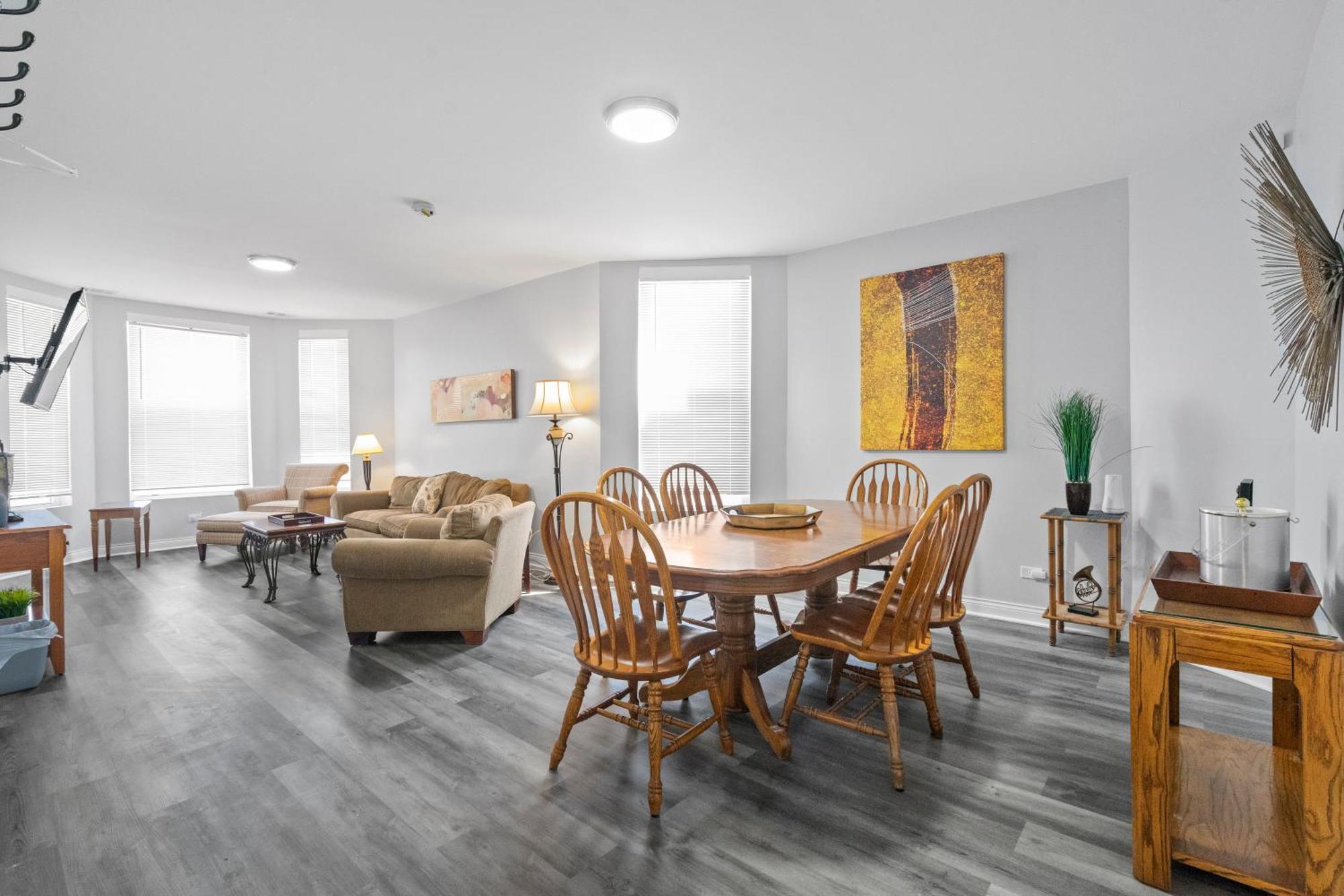 Apartment Newly Rehabbed Greystone With 2 Private Apartments, Backyard, Garage, Laundry, Close To Expressway Chicago