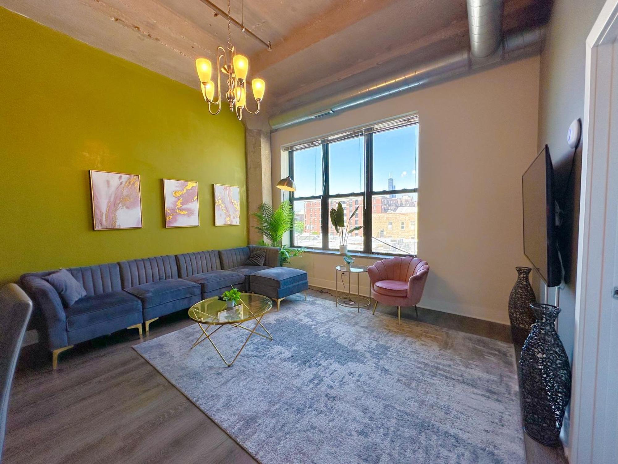 Apartment Mccormick 3br-2ba Family Unit For Up To 8 Guests With Optional Parking & Gym Access
