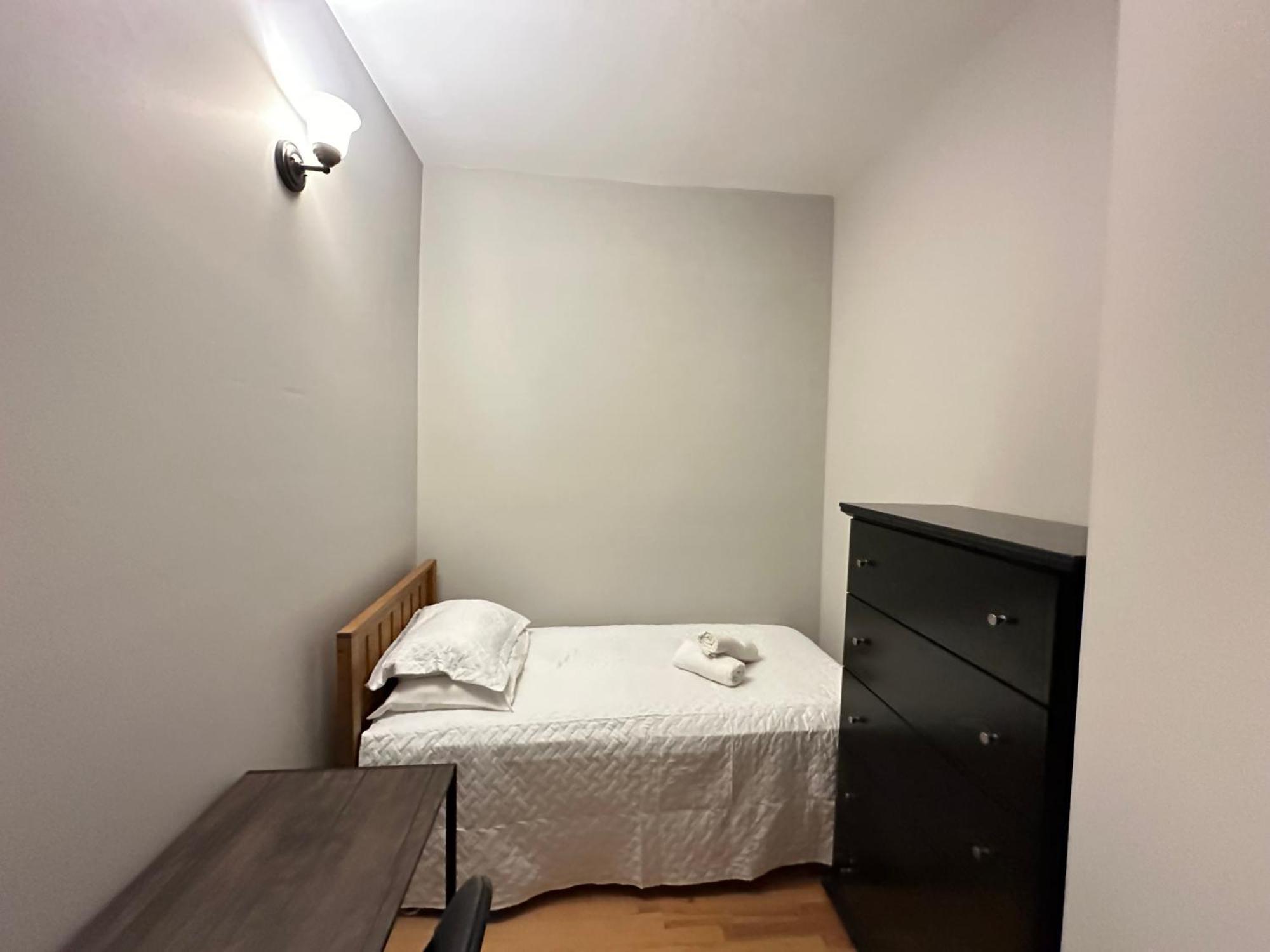 Wonderful Close To Downtown - Free Parking Homestay *