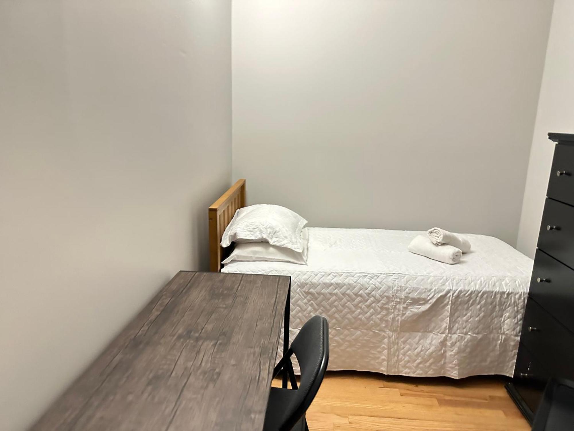 Wonderful Close To Downtown - Free Parking Homestay Chicago