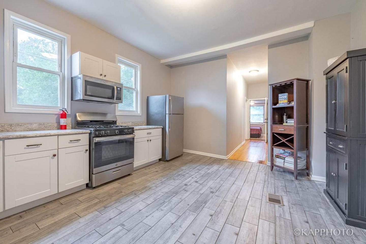 Homestay Wonderful Close To Downtown - Free Parking