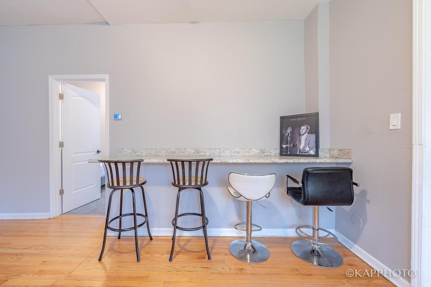 Wonderful Close To Downtown - Free Parking